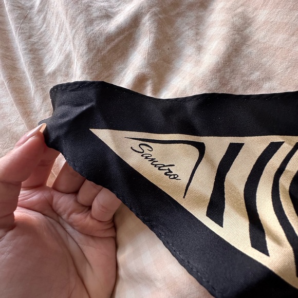 Sandro Satin Animal Printed Twill Scarf - Picture 4 of 6